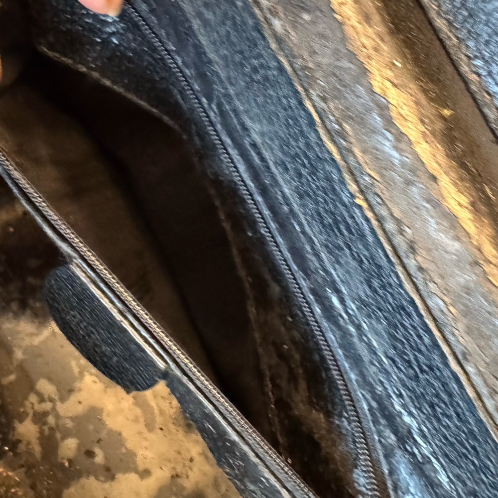 Gucci Vintage Black Leather Vanity Bag with Bamboo Handle - Picture 17 of 17